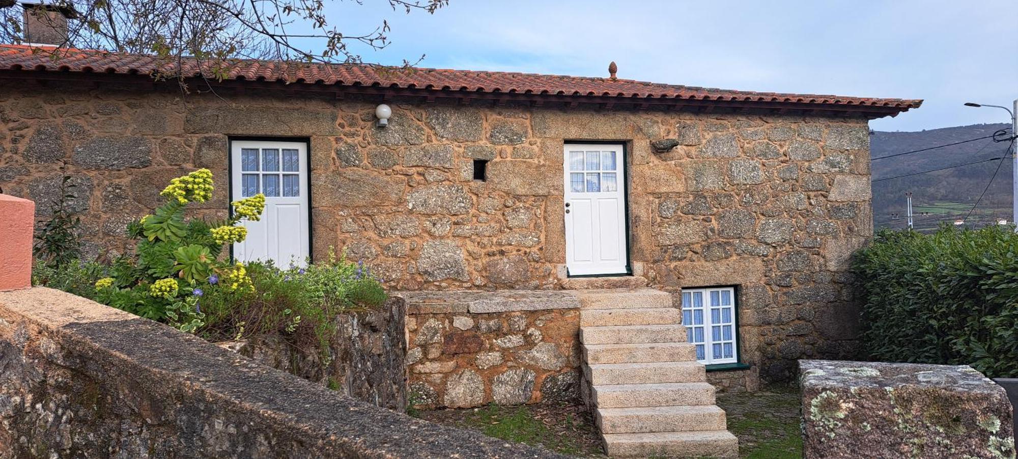 Refugio Dos Cartolas São Mamede de Infesta エクステリア 写真